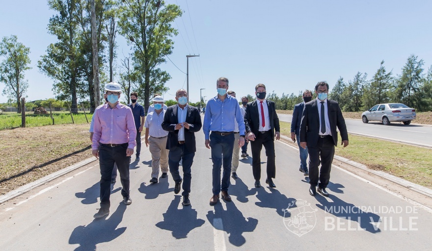 BELL VILLE: QUEDÓ INAUGURADO OFICIALMENTE EL ACCESO OESTE A LA CIUDAD POR CALLE CÓRDOBA.