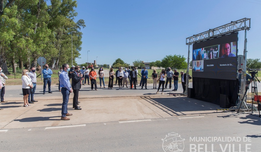 BELL VILLE: QUEDÓ INAUGURADO OFICIALMENTE EL ACCESO OESTE A LA CIUDAD POR CALLE CÓRDOBA.