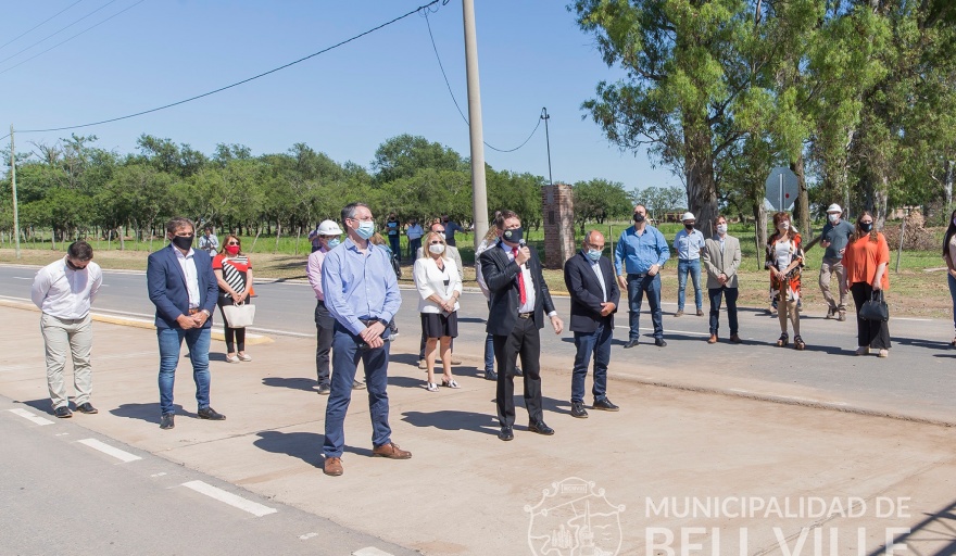 BELL VILLE: QUEDÓ INAUGURADO OFICIALMENTE EL ACCESO OESTE A LA CIUDAD POR CALLE CÓRDOBA.