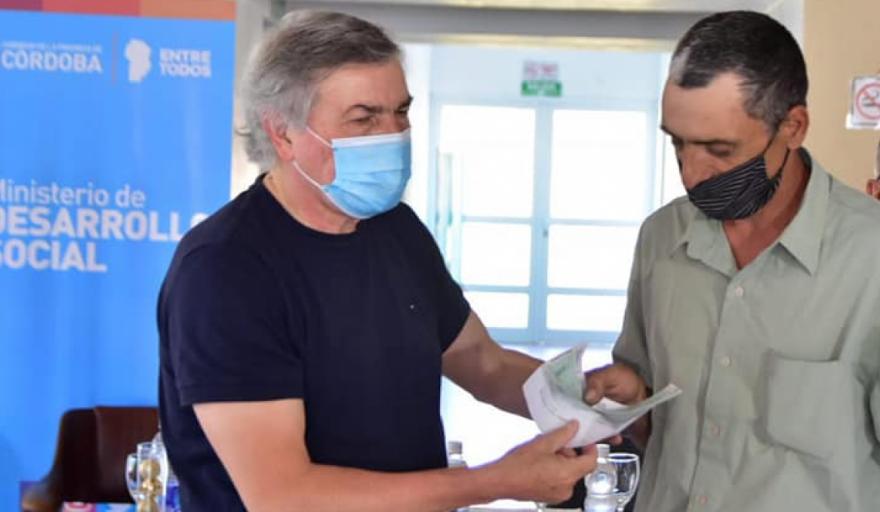 CINTRA : MASSEI ENTREGÓ DE AYUDAS ECONÓMICAS A DAMNIFICADOS POR EL TORNADO