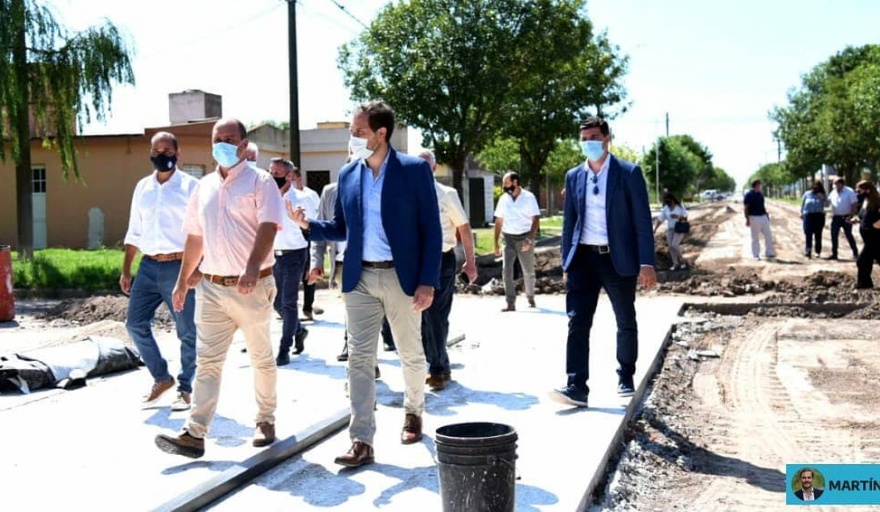 MARTÍN GILL VISITÓ IDIAZÁBAL. RECORRIÓ OBRAS Y FIRMÓ CONVENIO POR OTRAS MÁS.
