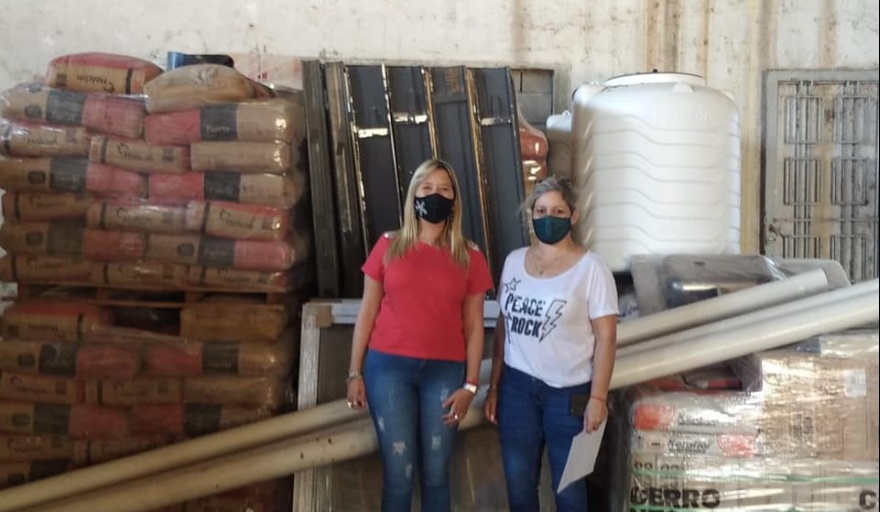 SAN MARCOS SUD: LA MUNICIPALIDAD ENTREGÓ KITS PARA LA CONSTRUCCIÓN DE 3 VIVIENDAS