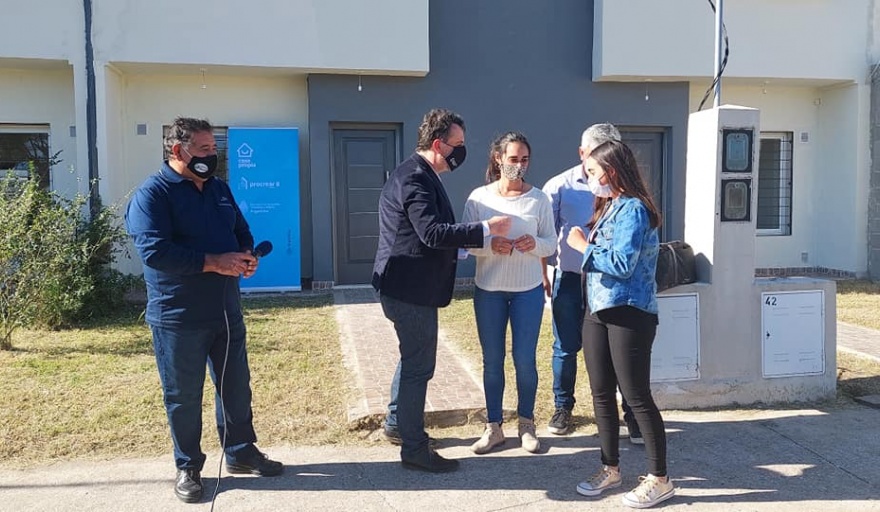 VIAMONTE: SE ENTREGARON 7 VIVIENDAS DE PROCREAR