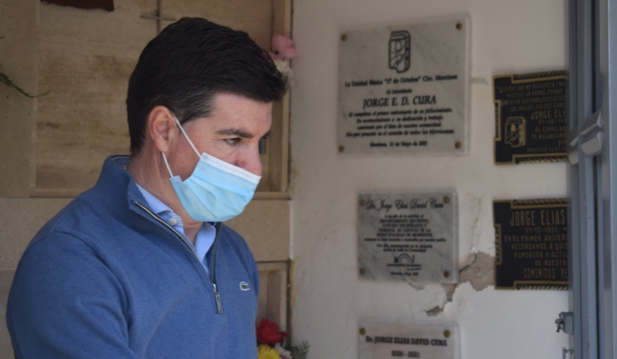 EMOTIVO HOMENAJE AL DESAPARECIDO INTENDENTE JORGE CURA