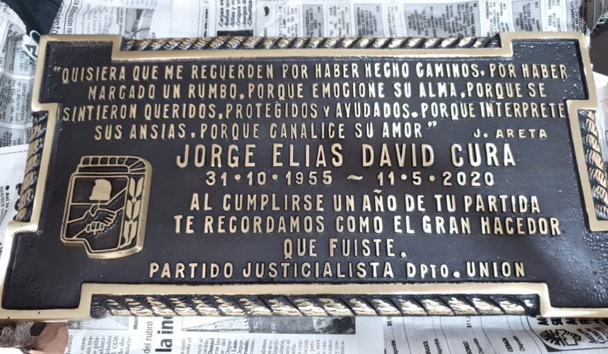 EMOTIVO HOMENAJE AL DESAPARECIDO INTENDENTE JORGE CURA