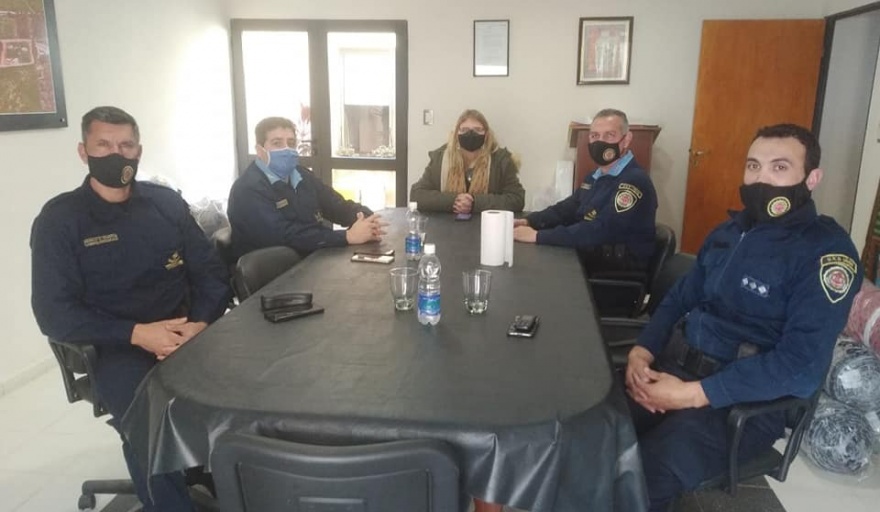 ANA ZUMARÁN: LA POLICÍA MEJORA EL SERVICIO DE SEGURIDAD CIUDADANA Y APORTARÁ UNA CAMIONETA