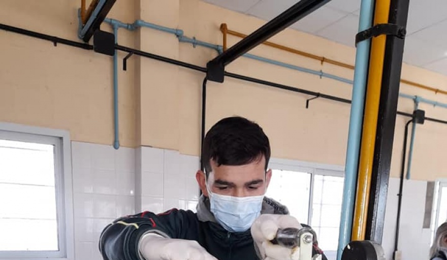ESCUELAS DE ESCALANTE Y LABORDE DESARROLLAN UN BIOINSUMO PARA EL AGRO A BASE DE HONGOS