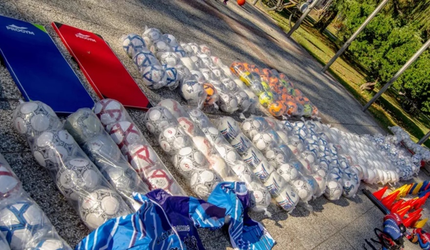 CANALS: EL MUNICIPIO ENTREGÓ MAS DE 1 MILLÓN DE PESOS EN ELEMENTOS DEPORTIVOS