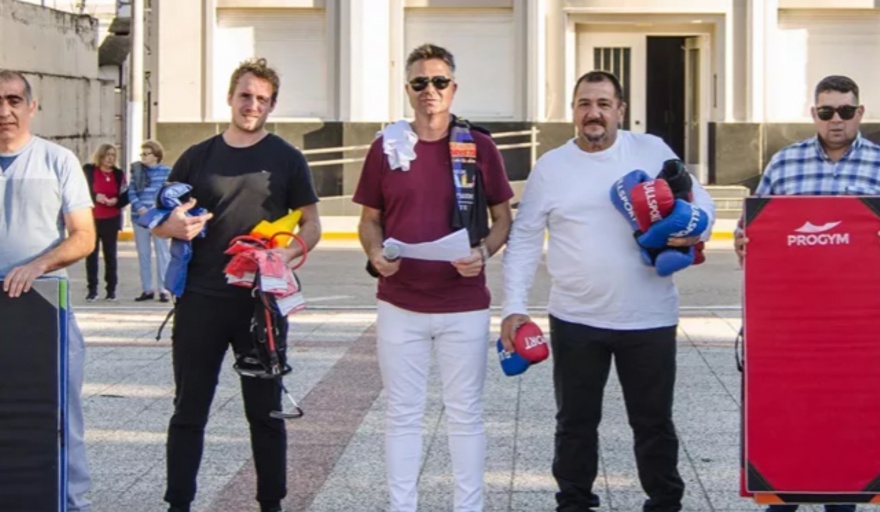 CANALS: EL MUNICIPIO ENTREGÓ MAS DE 1 MILLÓN DE PESOS EN ELEMENTOS DEPORTIVOS