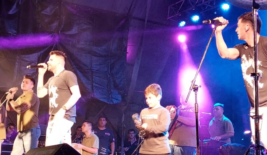 ANTE MÁS DE 10.000 PERSONAS, Q´LOKURA CERRÓ EL FESTIVAL “SAN MARCOS CANTA y BAILA”