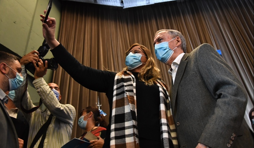 SCHIARETTI FIRMÓ CONVENIOS CON 387 MUNICIPIOS POR EL PROGRAMA 10 MIL VIVIENDAS