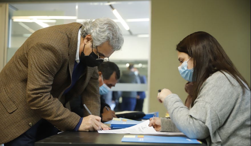 SCHIARETTI FIRMÓ CONVENIOS CON 387 MUNICIPIOS POR EL PROGRAMA 10 MIL VIVIENDAS