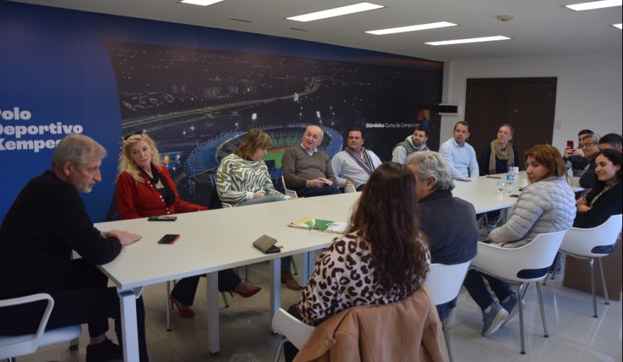 INTENDENTES OPOSITORES DE UNIÓN CON EL TITULAR DE LA AGENCIA CÓRDOBA DEPORTES