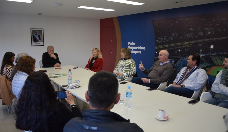 INTENDENTES OPOSITORES DE UNIÓN CON EL TITULAR DE LA AGENCIA CÓRDOBA DEPORTES
