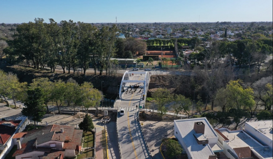 BELL VILLE: SCHIARETTI INAUGURÓ PUENTE URBANO Y OTRO SOBRE RUTA 3