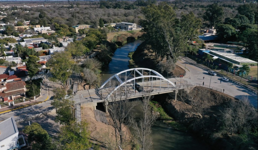 BELL VILLE: SCHIARETTI INAUGURÓ PUENTE URBANO Y OTRO SOBRE RUTA 3