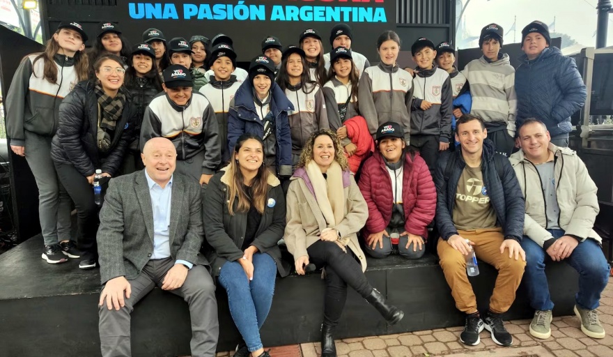 ALUMNOS DE WENCESLAO ESCALANTE GANAN EL CONCURSO NACIONAL “FANS DE LA CARNE VACUNA”