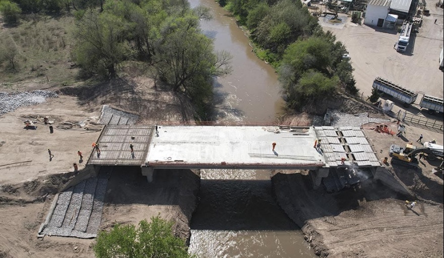 EL NUEVO PUENTE DE BELL VILLE ALCANZA EL 75% DE AVANCE