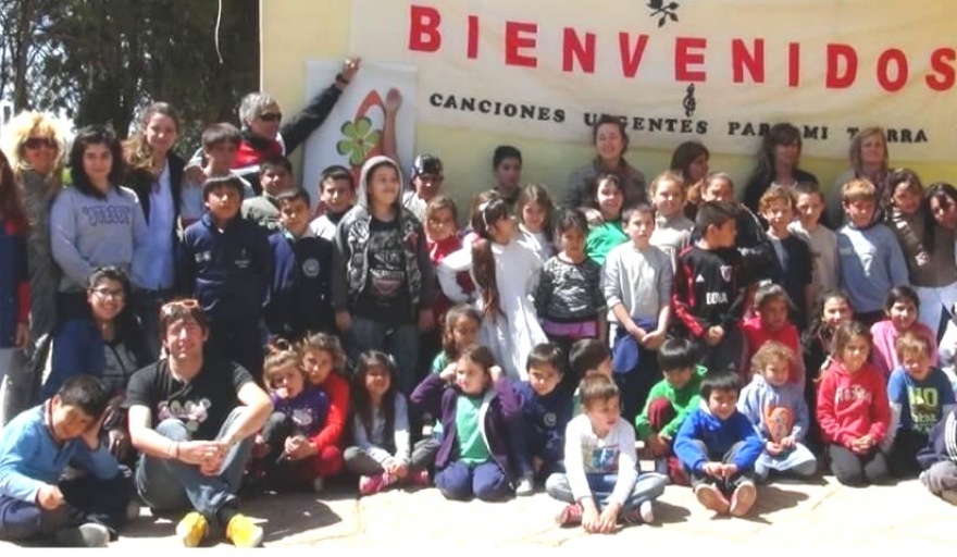 ARTISTAS Y ESTUDIANTES RURALES CREAN MÚSICA SOBRE PROBLEMÁTICAS SOCIOAMBIENTALES