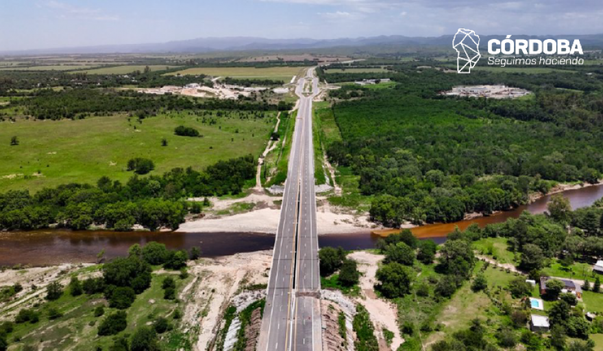 LLARYORA INAUGURÓ LAS AUTOVÍAS CALAMUCHITA Y PUNILLA