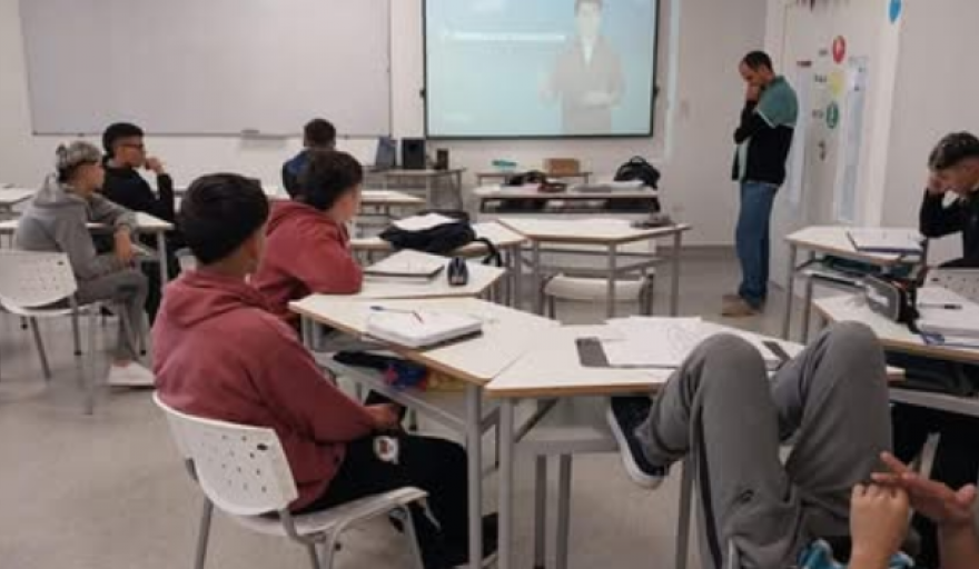 LA RADIO ESCOLAR DE LA ESCUELA PROA BELL VILLE BUSCA LLEGAR MÁS LEJOS