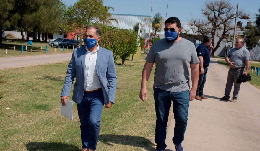 BELL VILLE: Fundación Ecosud voló alto plantando árboles en el aeródromo local