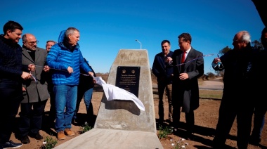 EN BELL VILLE HOMENAJEARON A EX GOBERNADORES