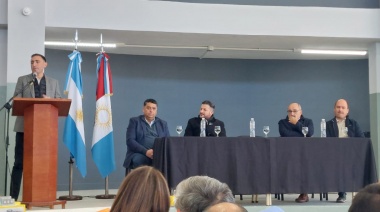 ENTREGARON KITS Y FIRMARON CONVENIO "JÓVENES AL VOLANTE" EN BELL VILLE