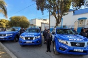 EL MINISTRO DE SEGURIDAD Y LA JEFA DE POLICÍA ENTREGARON EN BELL VILLE CAMIONETAS O Km PARA UNIÓN