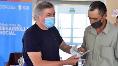 CINTRA : MASSEI ENTREGÓ DE AYUDAS ECONÓMICAS A DAMNIFICADOS POR EL TORNADO