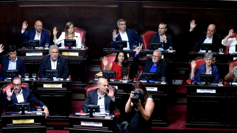 Senadores del Frente de Todos salieron a defender la Ley Impositiva que presentó Kicillof
