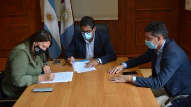 SAN MARCOS SUD: LA INTENDENTA CLAUDIA GODOY, FIRMÓ IMPORTANTE CONVENIO DE FORTALECIMIENTO SANITARIO