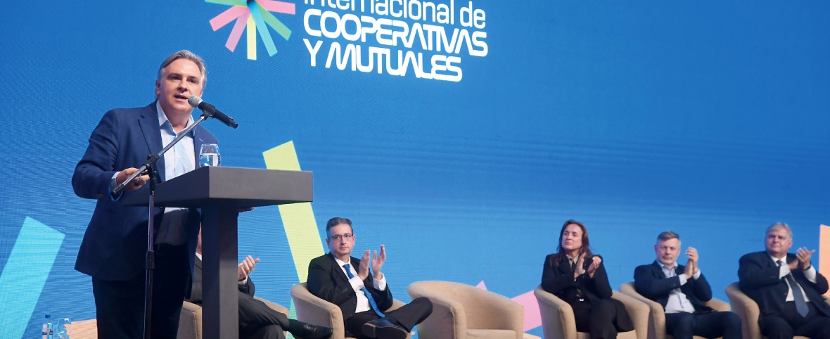 LLARYORA: “LA ECONOMÍA TIENE QUE ESTAR AL SERVICIO DEL HOMBRE, Y NO EL HOMBRE AL SERVICIO DE LA ECONOMÍA”