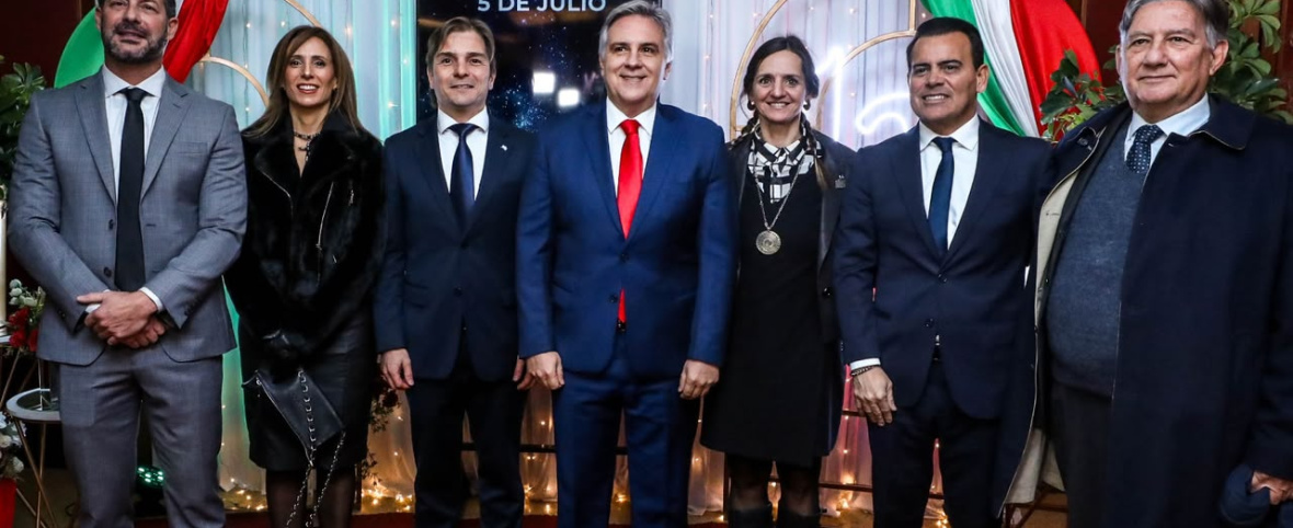 LLARYORA RATIFICÓ SU APOYO A LAS INSTITUCIONES DE BELL VILLE EN LOS FESTEJOS DEL TEATRO COLISEO Y LA SOCIEDAD ITALIANA
