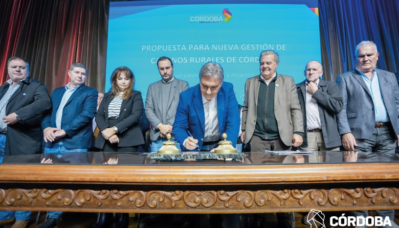 LLARYORA FIRMÓ UN PROYECTO DE LEY PARA MODERNIZAR LA GESTIÓN DE LOS CAMINOS RURALES