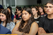 ESTUDIANTES SECUNDARIOS DE BELL VILLE ACCEDEN A LA CREDENCIAL DIGITAL DE LA UPC