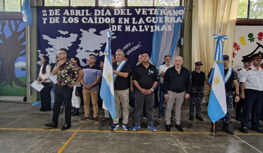 ACTO DEL VETERANO Y LOS CAÍDOS EN LA GUERRA DE MALVINAS EN BELL VILLE