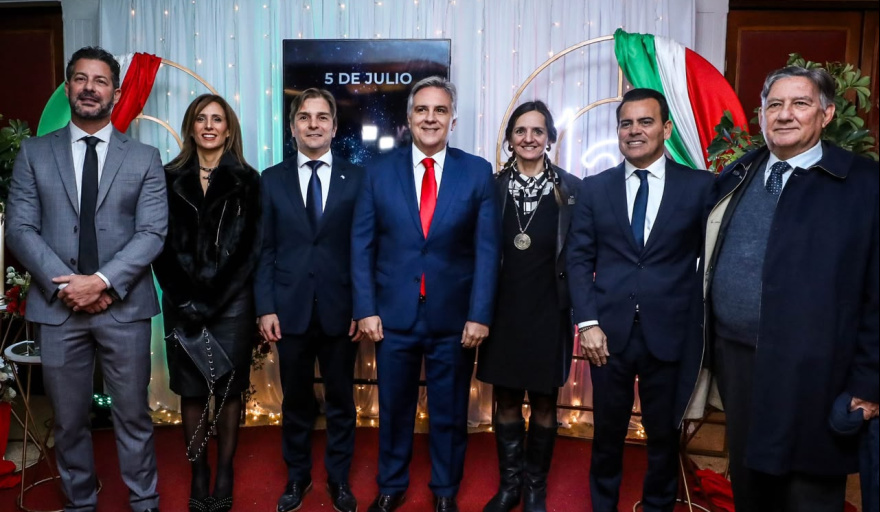 LLARYORA RATIFICÓ SU APOYO A LAS INSTITUCIONES DE BELL VILLE EN LOS FESTEJOS DEL TEATRO COLISEO Y LA SOCIEDAD ITALIANA